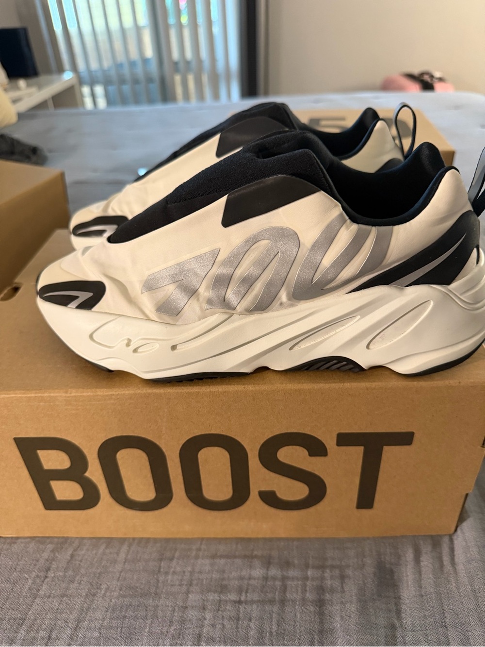 Yeezy 700 V3 White/Black Men’s Slip-On Sneakers